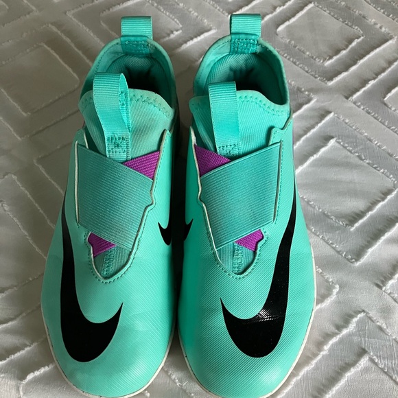 Nike Kids Turquoise and Purple Shoes - Picture 3 of 4